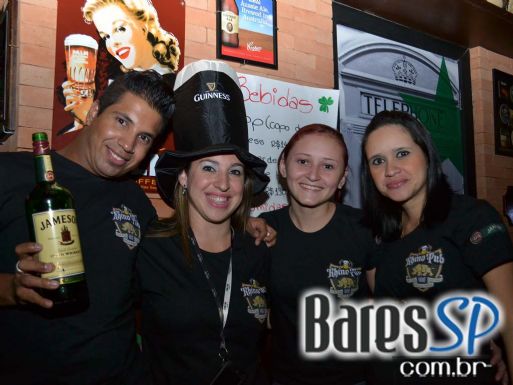 Rhino Pub preparou festa especial para comemorar o dia de St. Patrick no domingo